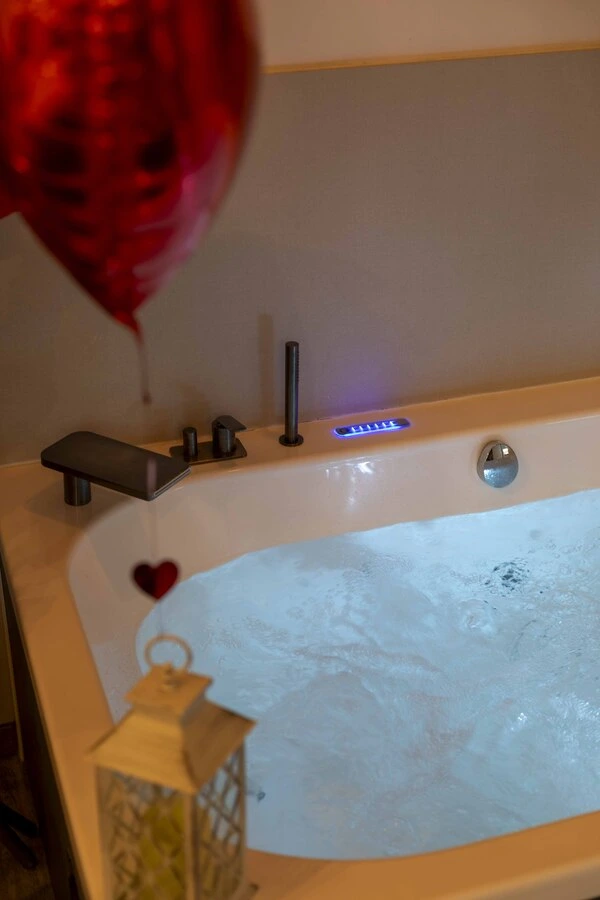 love-room-nantes-focus-balneo