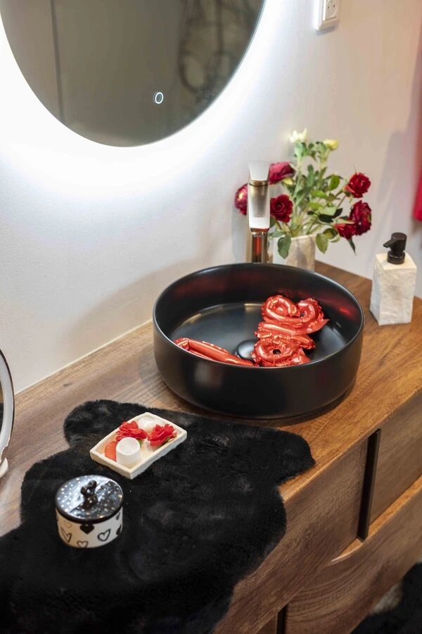 love-room-nantes-lavabo-salle-de-bain