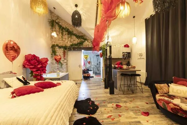 love-room-nantes-vue-ensemble-cuisine-salle-eau