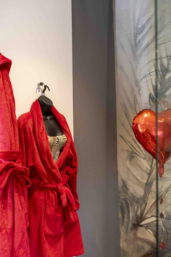 love-room-nantes-peignoir-salle-eau
