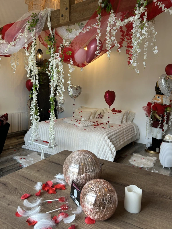 love-room-nantes-theme-mariage-ballons-fleurs